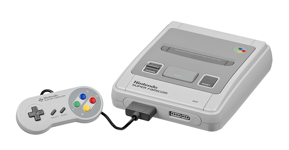 任天堂 スーパーファミコン本体とコントローラ